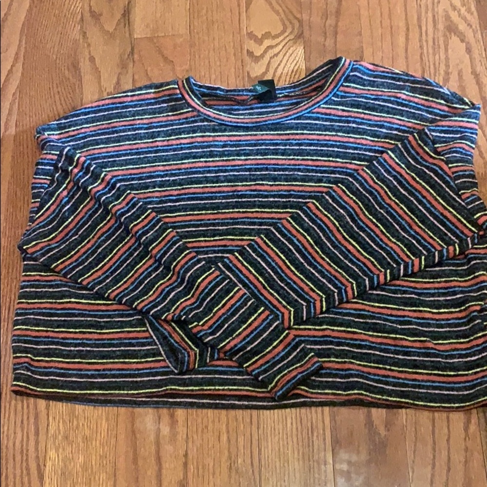 Cropped stripped long sleeve shirt